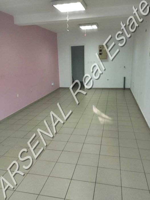 Магазин под наем, Лагера