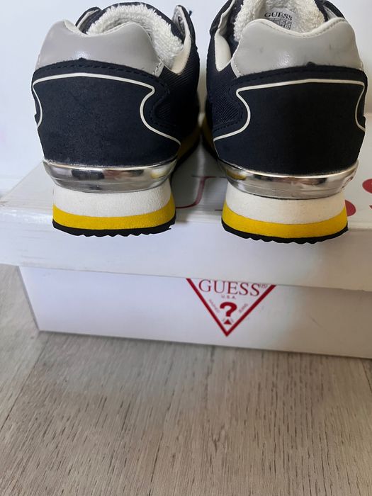 Нови Guess маратонки момче,28 номер