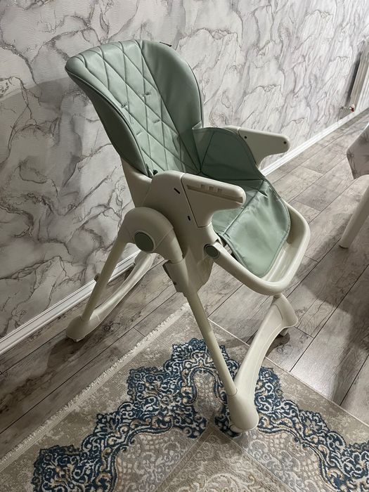 Детский стульчик для кормления