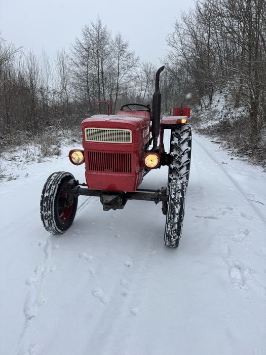 Tractor universal 445 UTB