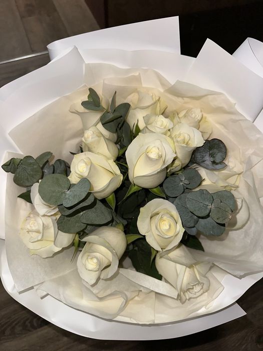 голландские розы 15шт свежие