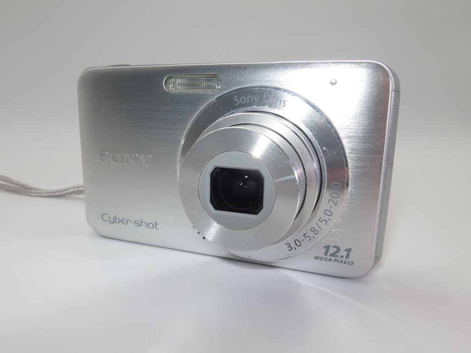 Sony Cyber-shot DSC W310 ултра компактен фотоапарат в сребърен метален корпус, цифрова камера в чудесно състояние, пълен комплект, работи отлично