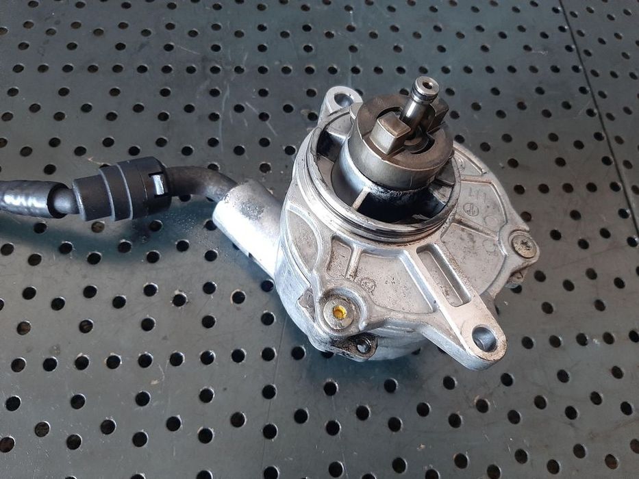 pompa vacuum 2.2 cdi mercedes c-class w203  a6112300065 a61123065
