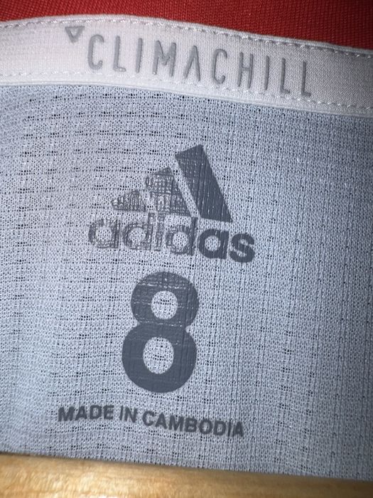 Tricou purtat de Gerard Pique la nationala spaniei