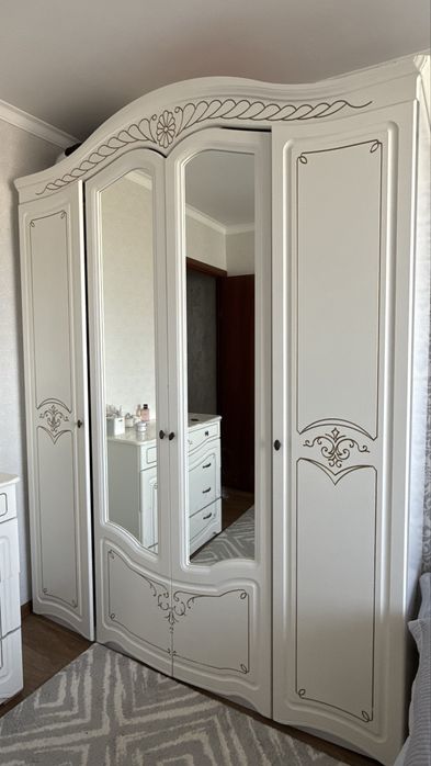 Спальный гарнитур