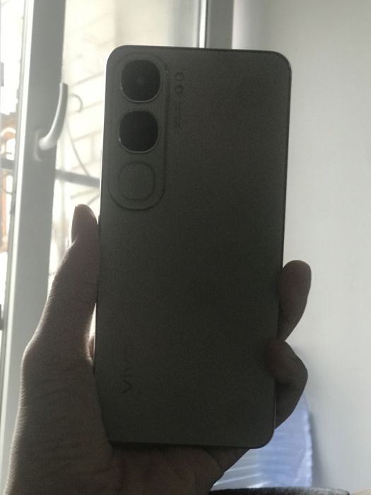 продам Vivo V40 Lite