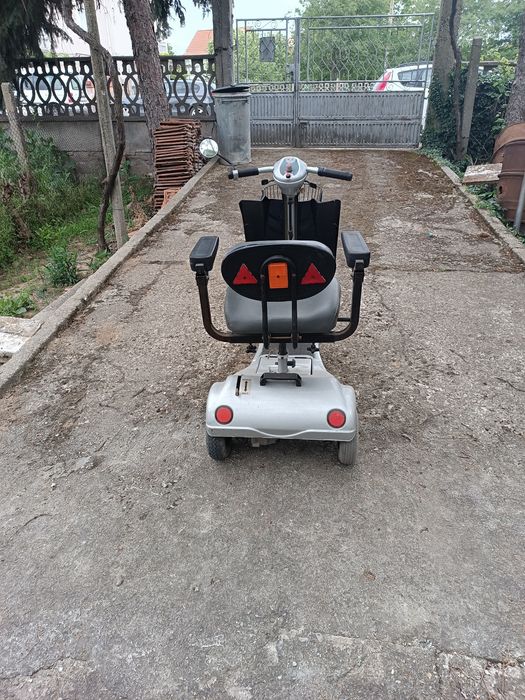 Инвалидни колички.