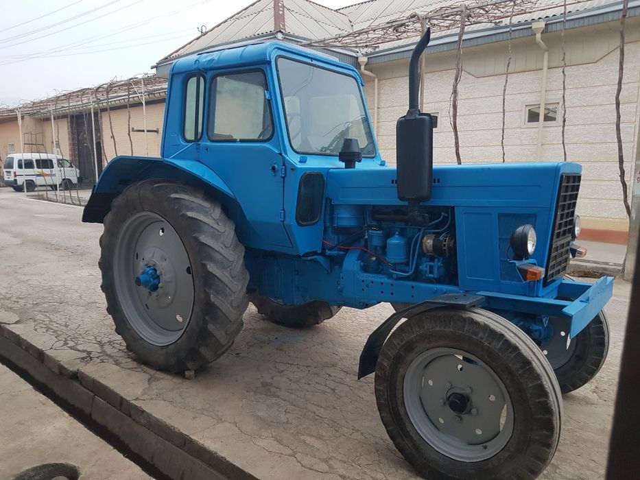 Traktor MTZ80 sotiladi