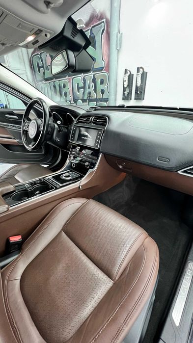 Jaguar XE Luxury Edition