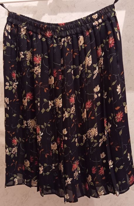 Плисирана лятна пола