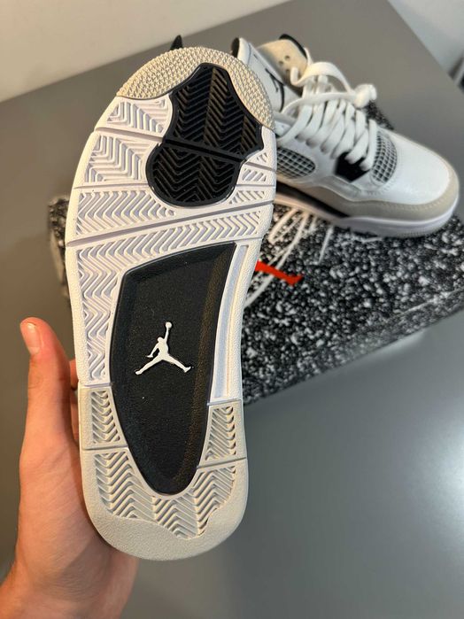 Nike Air Jordan 4 Retro alb cu gri, marimea 38