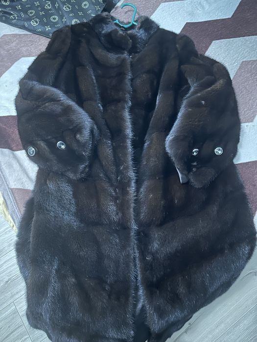 Продам норковую шубу