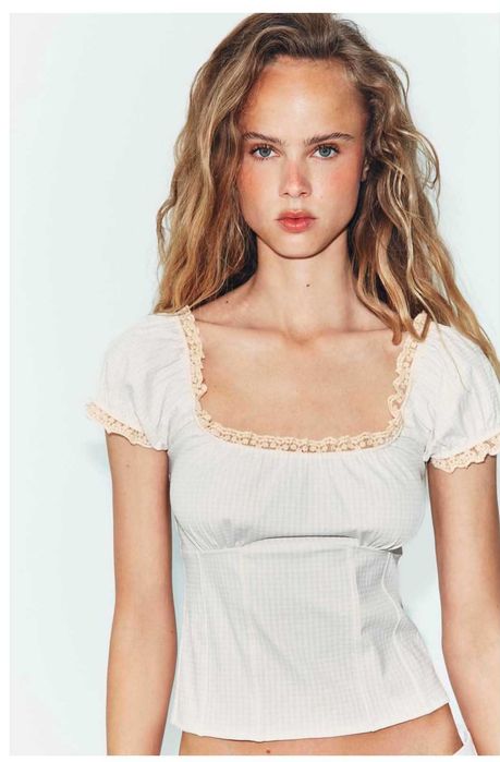 Нов топ Zara с етикет