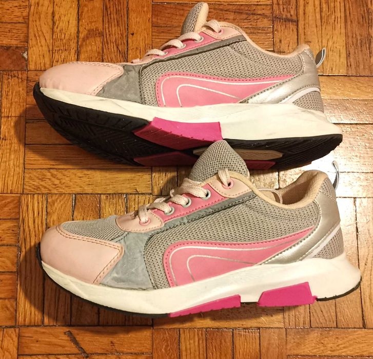 Adidasi sport LC WAIKIKI mar 36 pentru fete sau femei