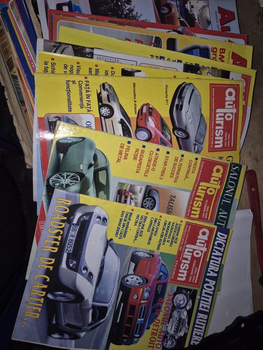 Vând colecția Revista Autoturism raritate marea parte fiind după 1990