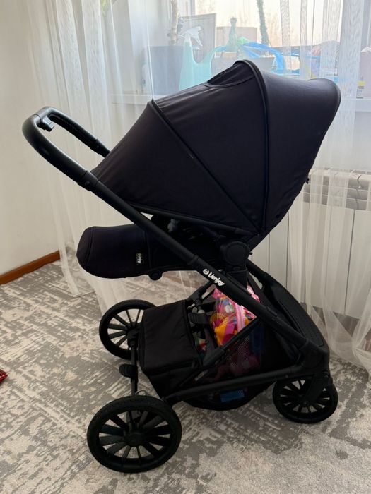 Срочно продам Коляска прогулочная Uenjoy Atmos