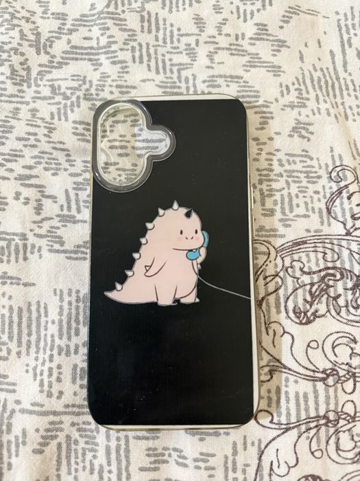 Чехлы на IPhone 16