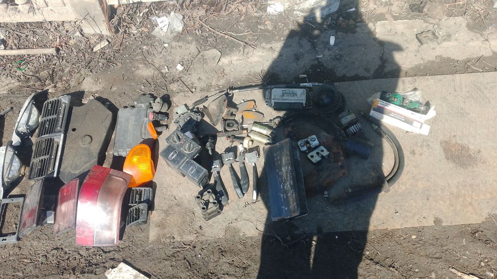 Продам запчасти Мазда ваз ауди