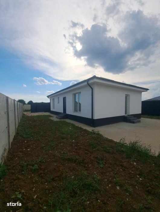 Casa spatioasa,bine compartimentata,ideala pentru familie! Varteju-Mag