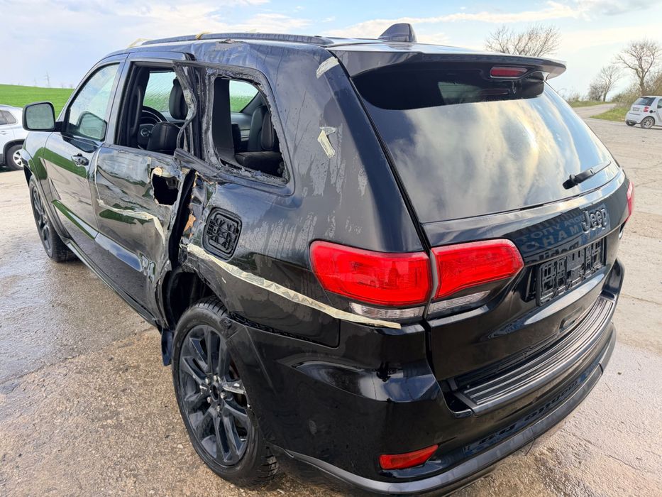 Jeep Grand Cherokee WK2 3.6i двигател ERB 294 кс автоматик 4x4 169 000 км. 2019 г. euro 6 Джип Гранд Чероки WK2 3.6 294 hp. atomatic 4x4