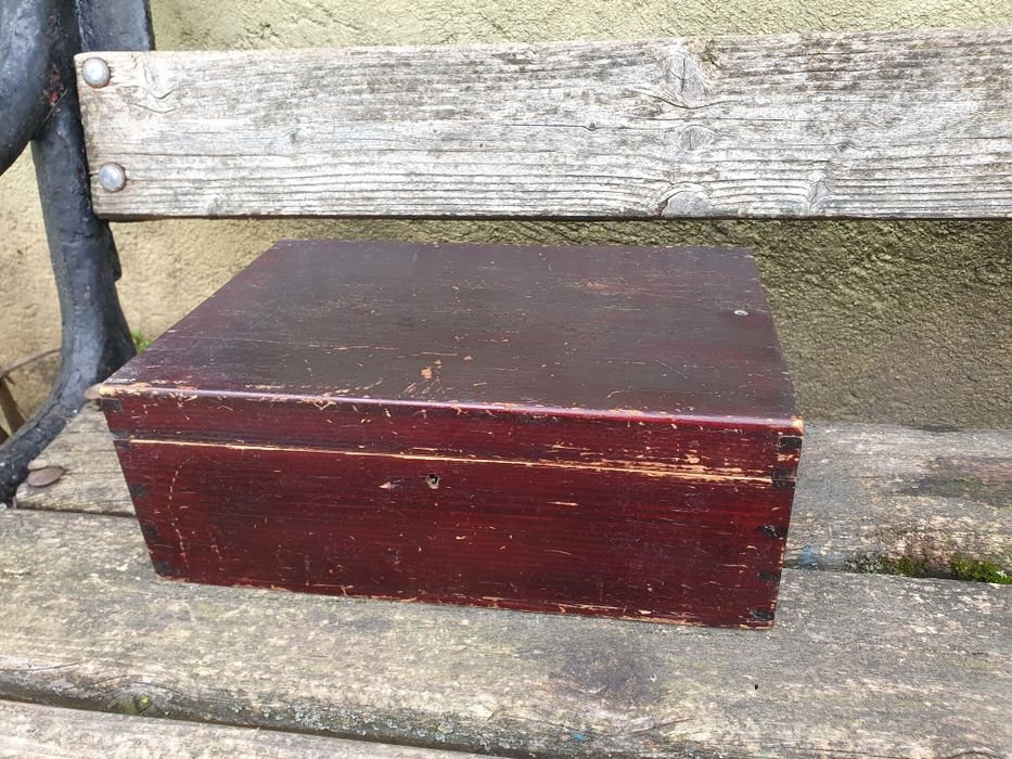 Cutie din lemn masiv, lada, cufar vechi caseta