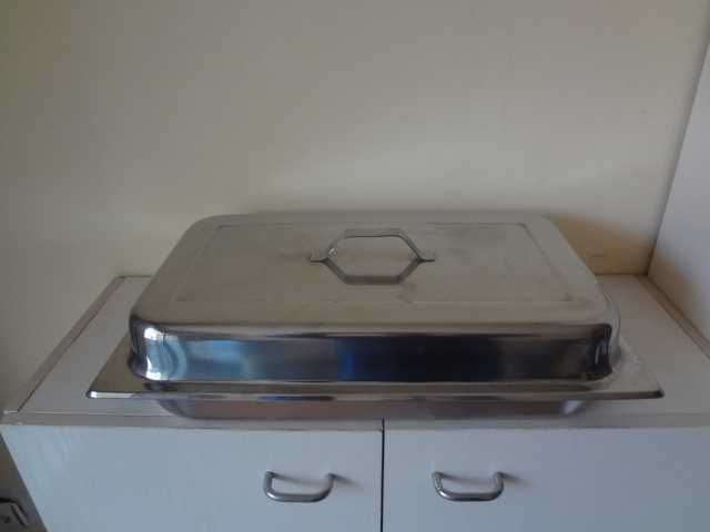 Голяма иноксова тава с капак и стойка