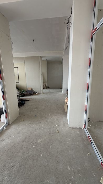 Срочно продается 3 магазина г. Янгиюль