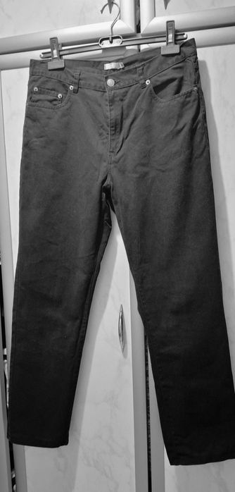 Мъжки черен спортно-елегантен панталон, прав модел, тип дънки