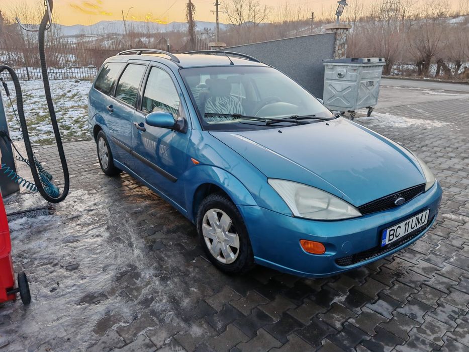 Vând Ford focus benzina