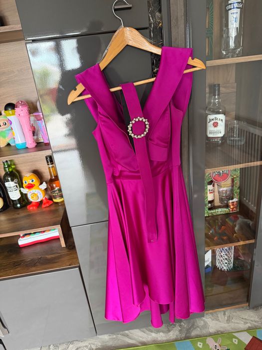 Vând Rochie Satin