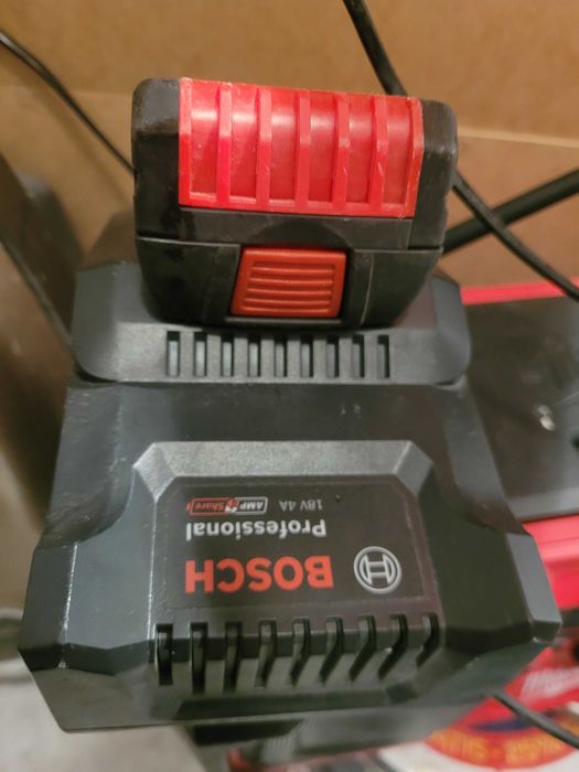Bosch baterie si incarcator