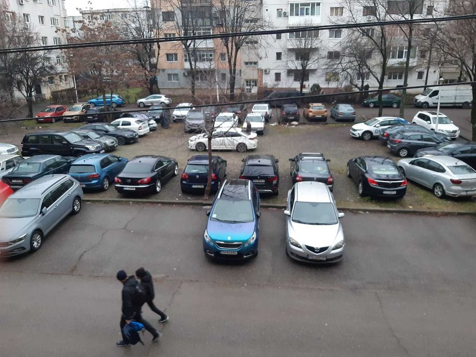 Ofer spre închiriere garsoniera in Ploiesti zona 9 Mai str Marasesti