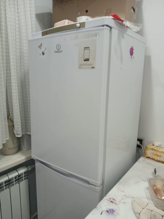 Холодильник  indesit