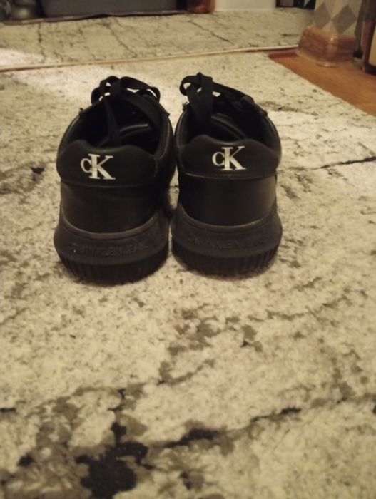 Оригинални обувки  от естествена кожа