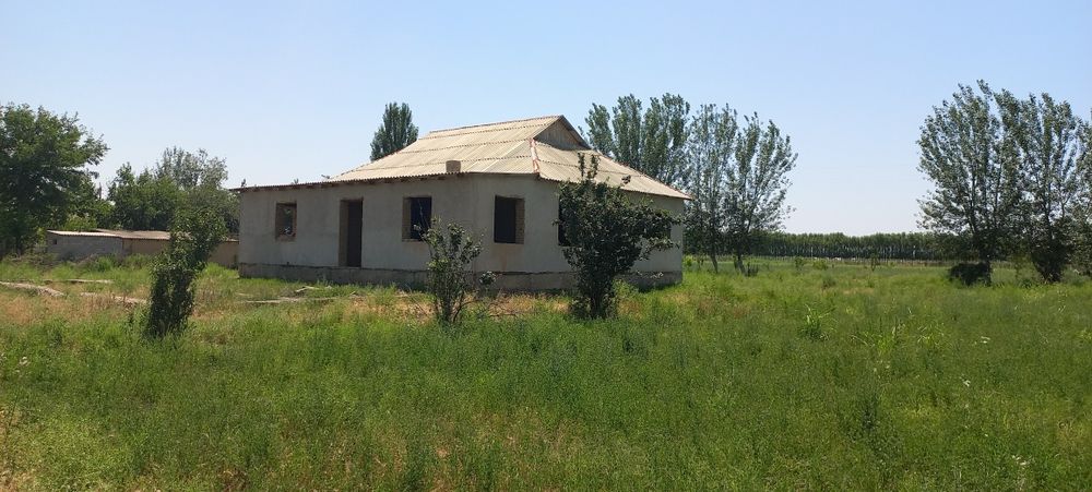 Uy sotiladi 1-Bayovut Ozodlik mahallasi