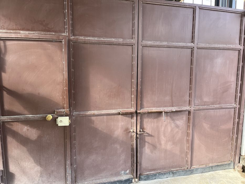 Ворота б/у в отличном состоянии