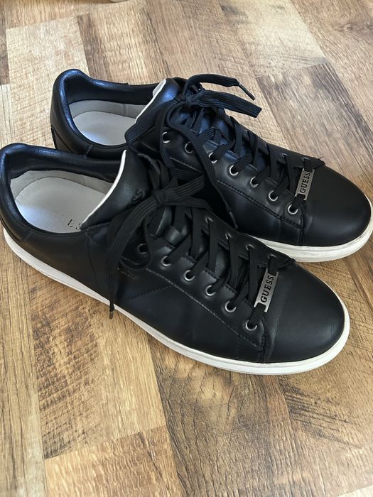 Оригинални кецове Guess