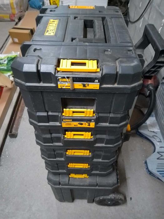 Девалт инструменти