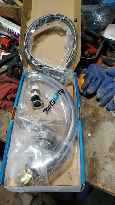 Продам смеситель для кухни