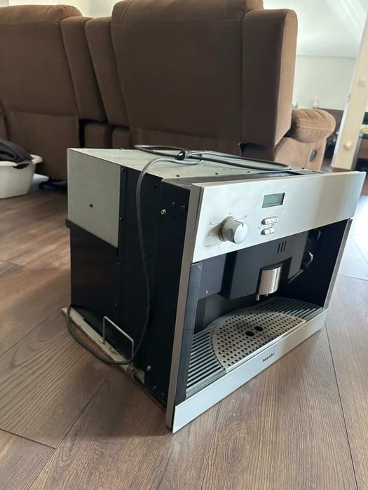 Продавам кафемашина Miele