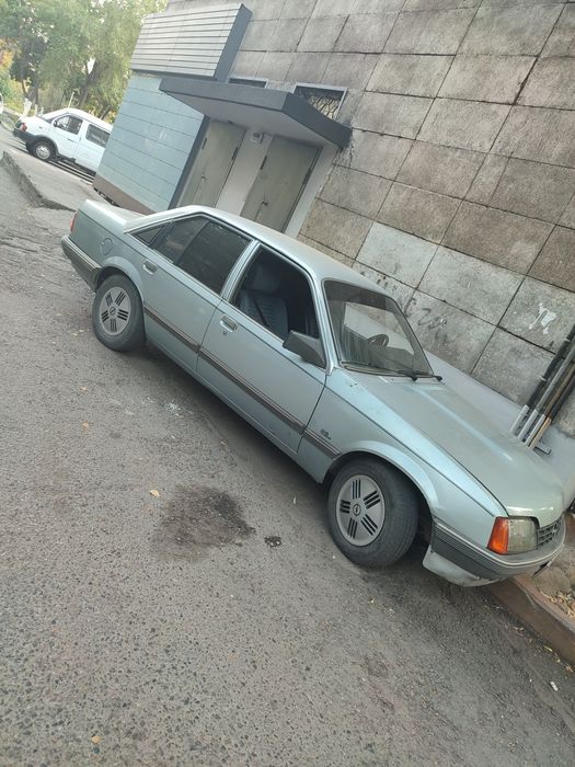 Opel Record 1984г