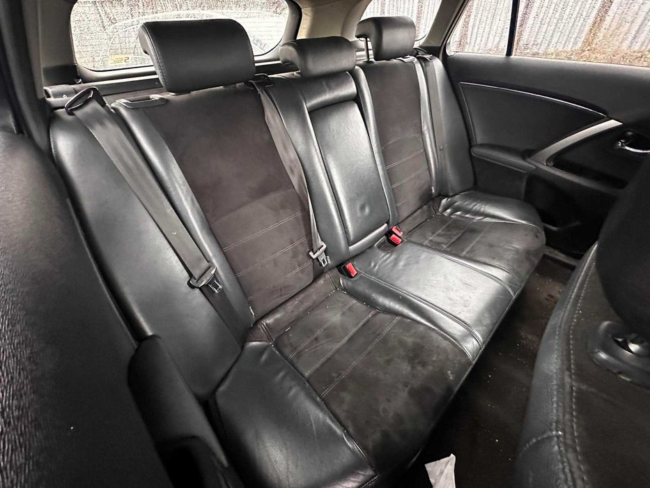 На части: Toyota Avensis 2.0 D-4D T27, 2014 г.