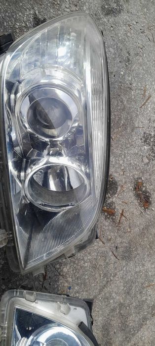 Фарове за Тойота Рав4 3 генерация