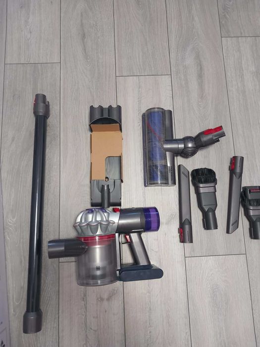 Dyson V8 advaanced  прахосмукачка без кабел за зареждане