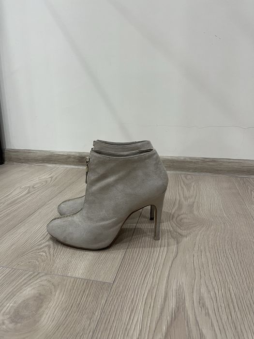 Боти на ток