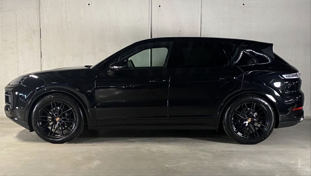 Închirieri Auto de Lux – Audi A8, Range Rover Vogue, Velar, Mercedes C-Class Nou, Audi A6