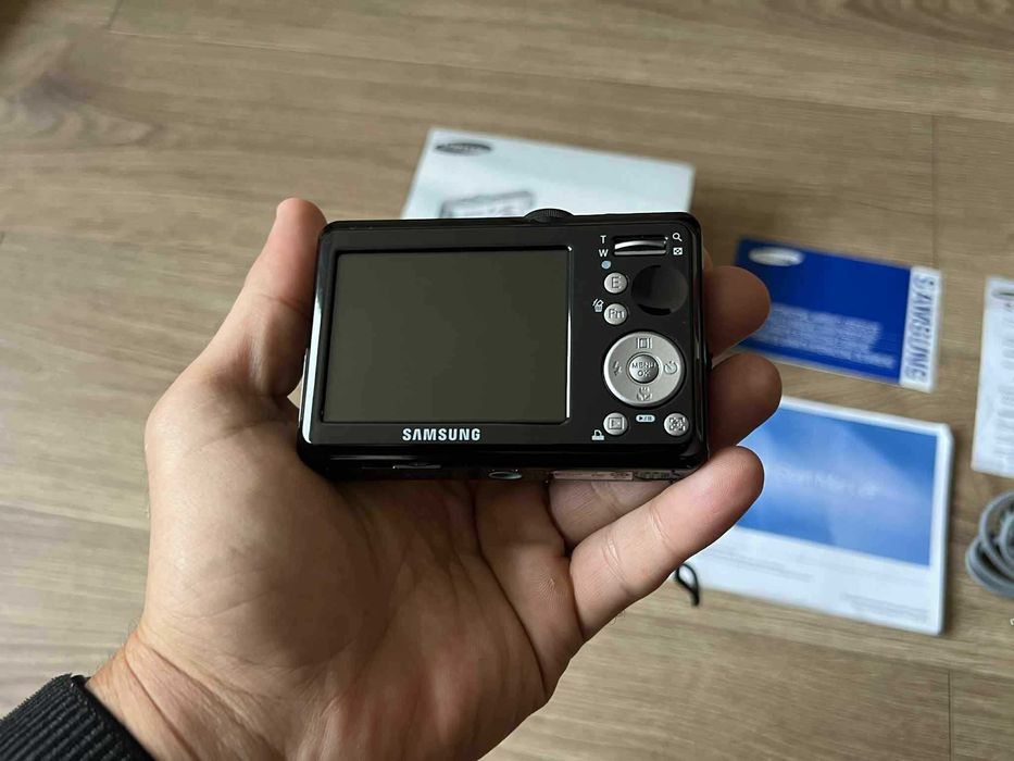 Aparat foto digital camera Samsung, printeaza data/ora statii itp