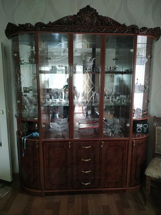 стенка в хорошем состоянии /читать