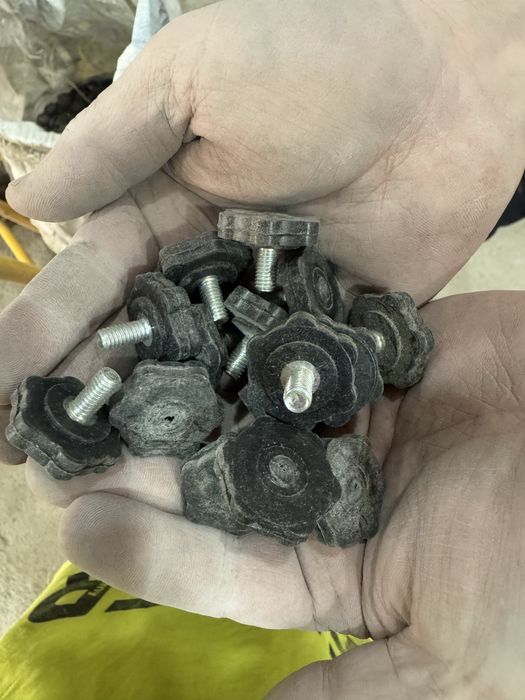 Резба, шуруп для кронштейн и прочее