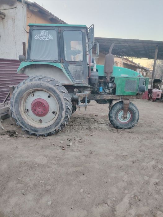 TTZ8011 traktori,gredili,chizili,qoriq oladiganlari bilan sotiladi.